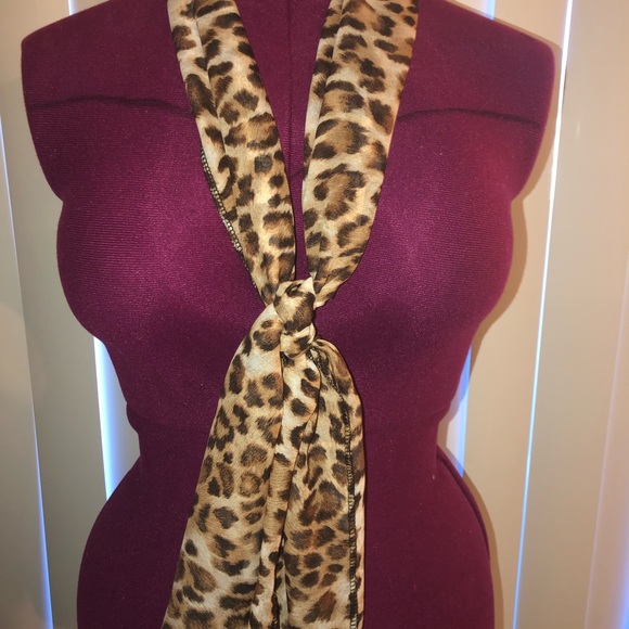 Leopard Scarf - Picture 3 of 5